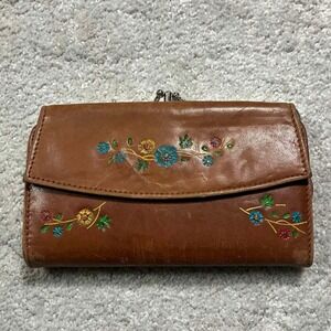 Vintage Ambassador Design Brown Leather Floral Embroidered Kiss Lock Wallet